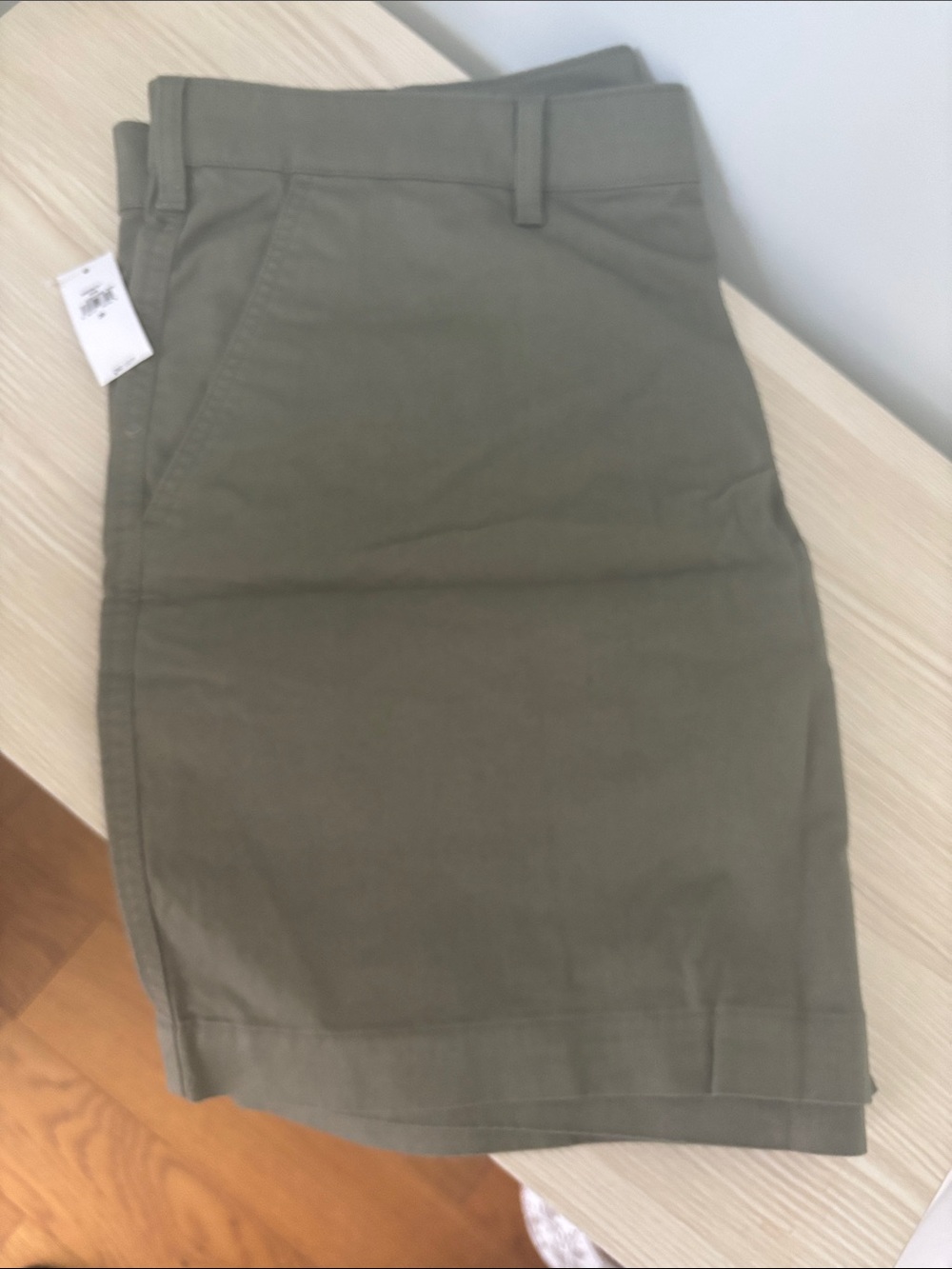 GAP | Men's 7” Green Shorts
